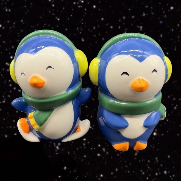 Ceramic Salt and Pepper Shaker Set 2 pcs Blue Penguin Bird Listening Music 4”T - Picture 1 of 8